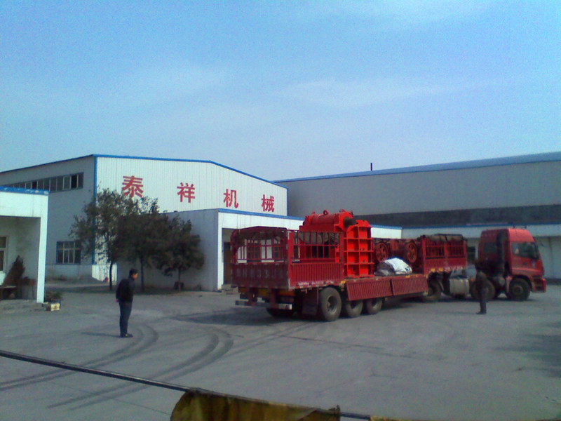 破碎機(jī)發(fā)貨現(xiàn)場(chǎng)